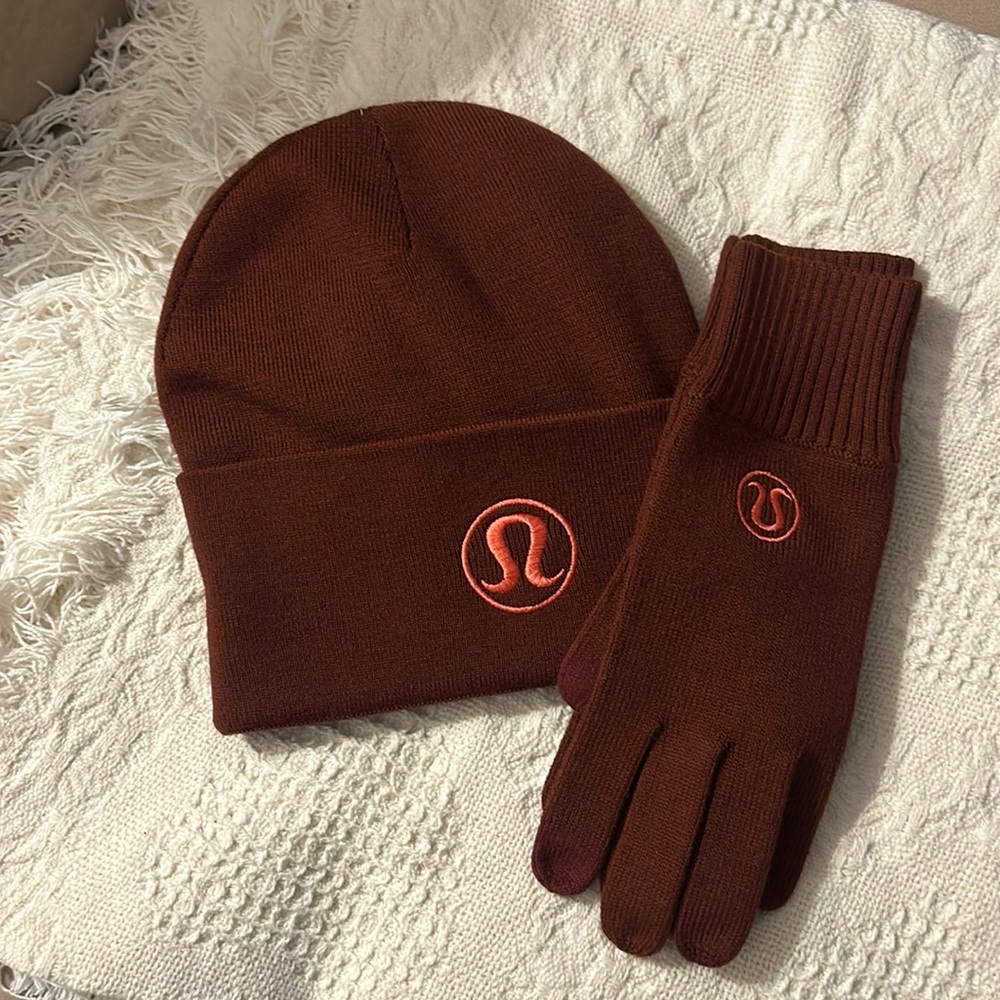 Lululemon Warm Revelation set Burgundy size XS/S. New without tags and box